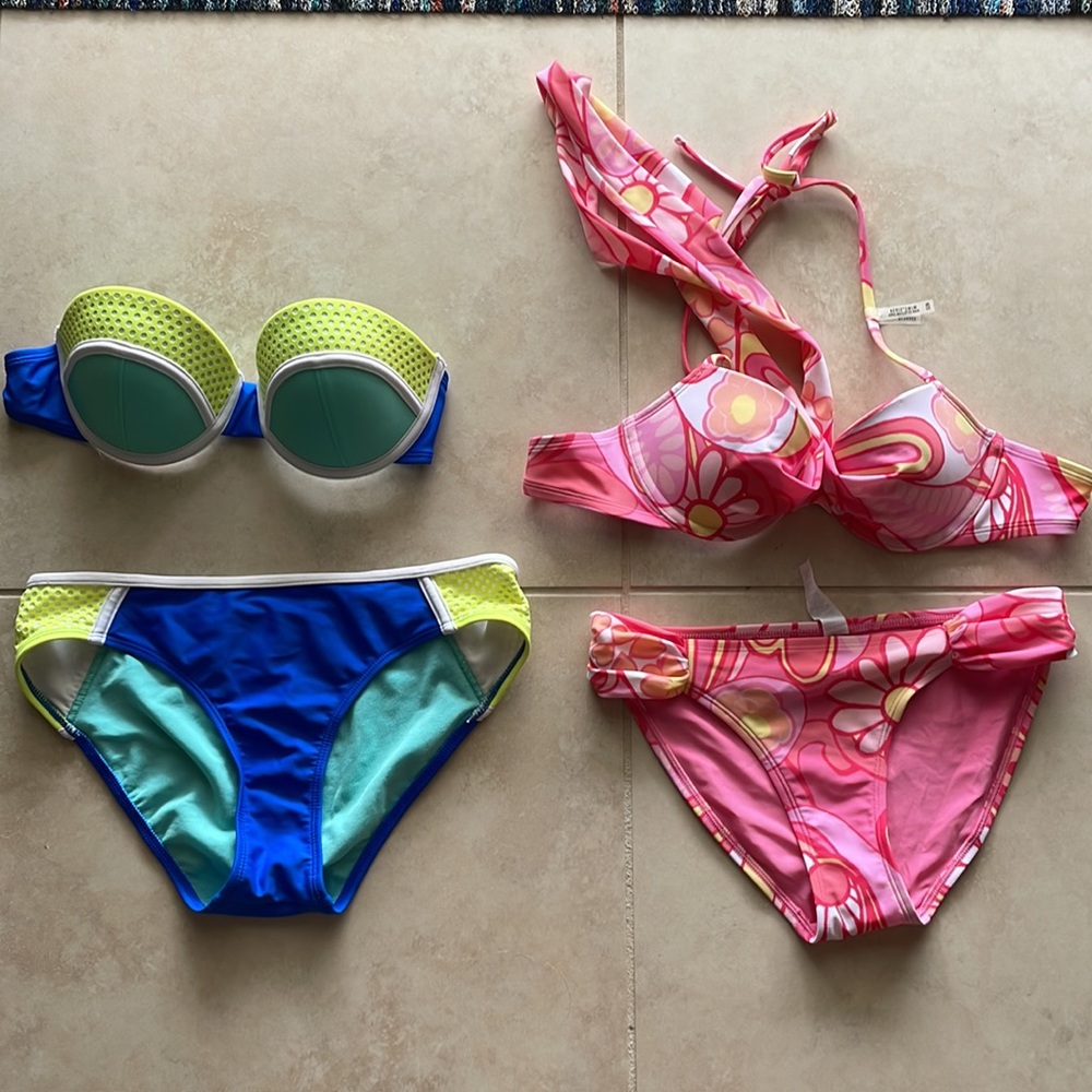 2 new bikinis and 3 bikini bottoms